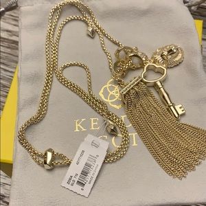 Kendra Scott Zosia Pendant Necklace in Gold Metal